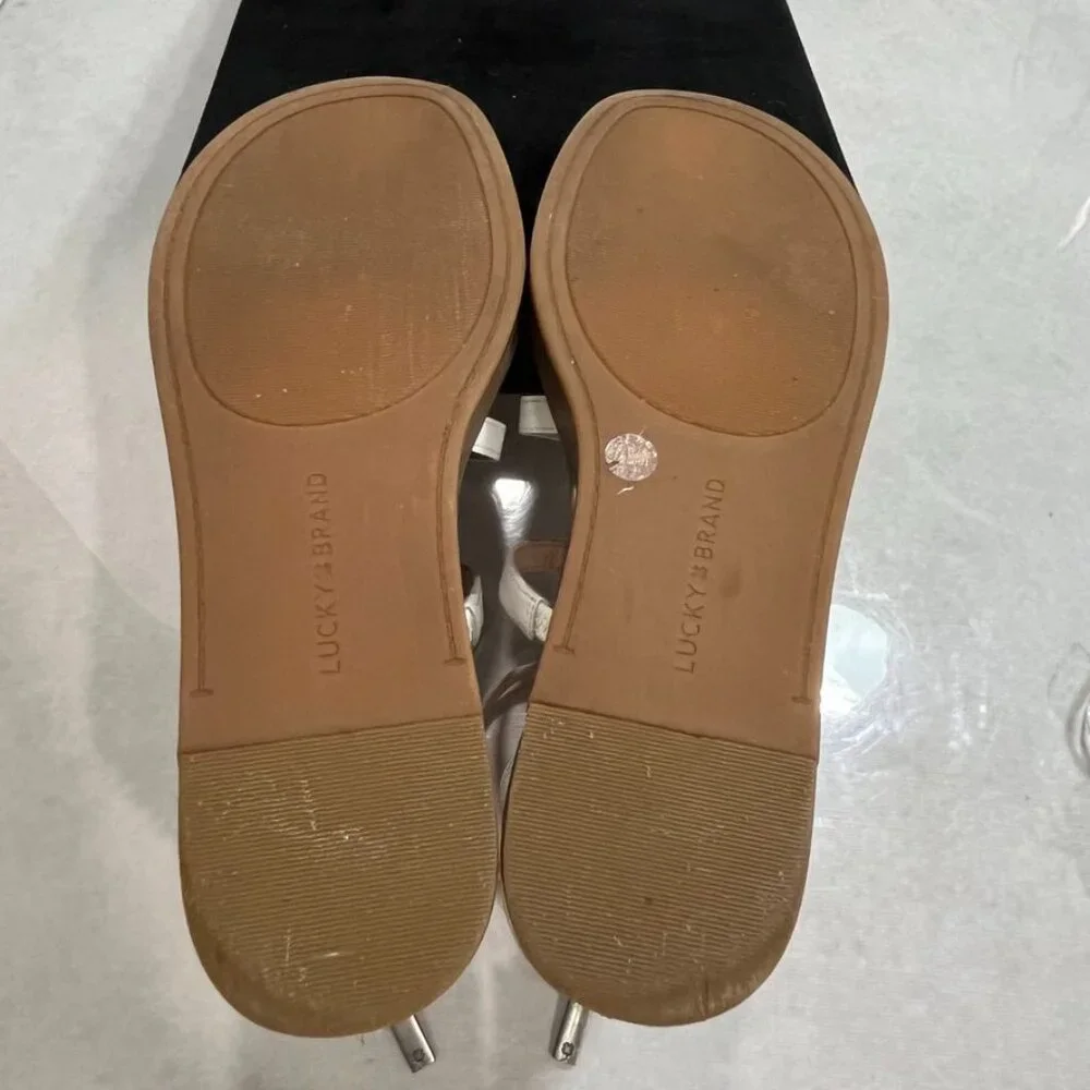 Lucky Brand LK-Elian Leather Strappy Sandals T-Strap White 6.5